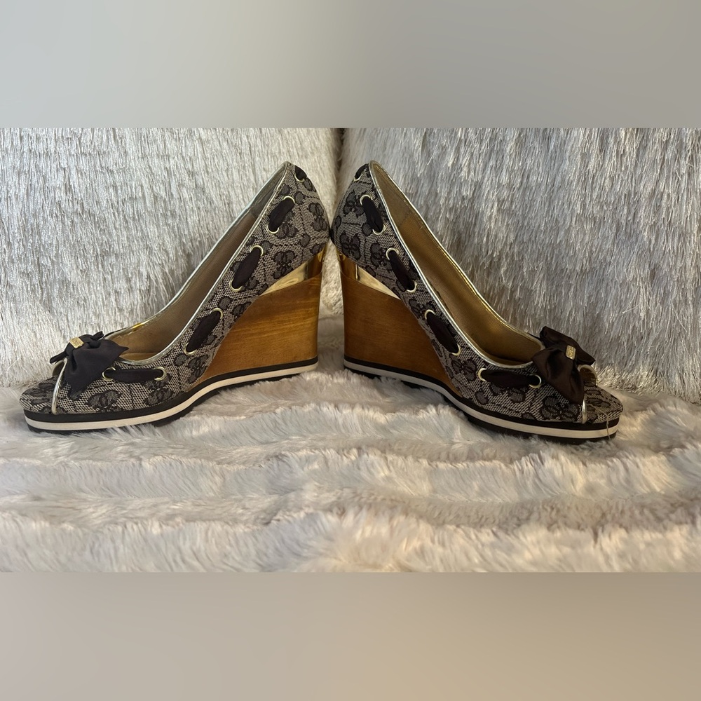 Guess Women's Wedges with Gold and Brown Accents - Picture 10 of 16
